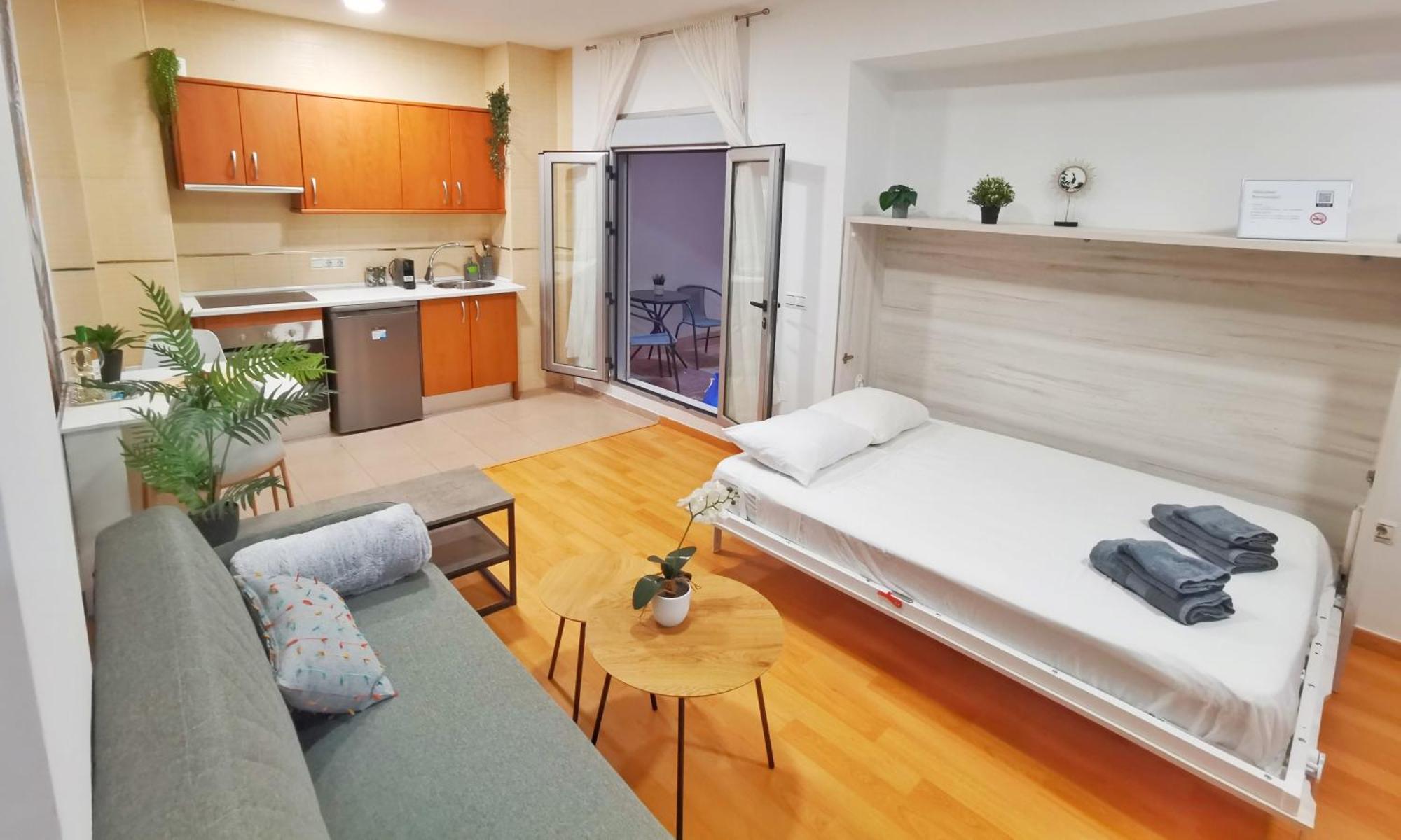 El Estudio Central Малага Экстерьер фото